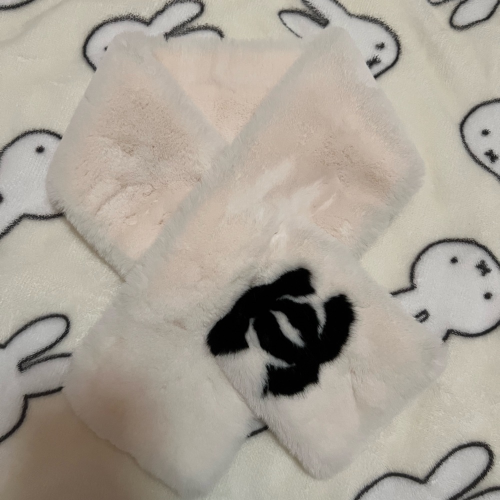 chanel neck scarf